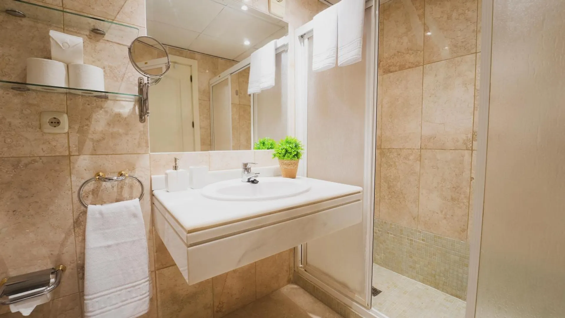 Dreamstay Hipercor - Apartamento Moderno Granada İspanya
