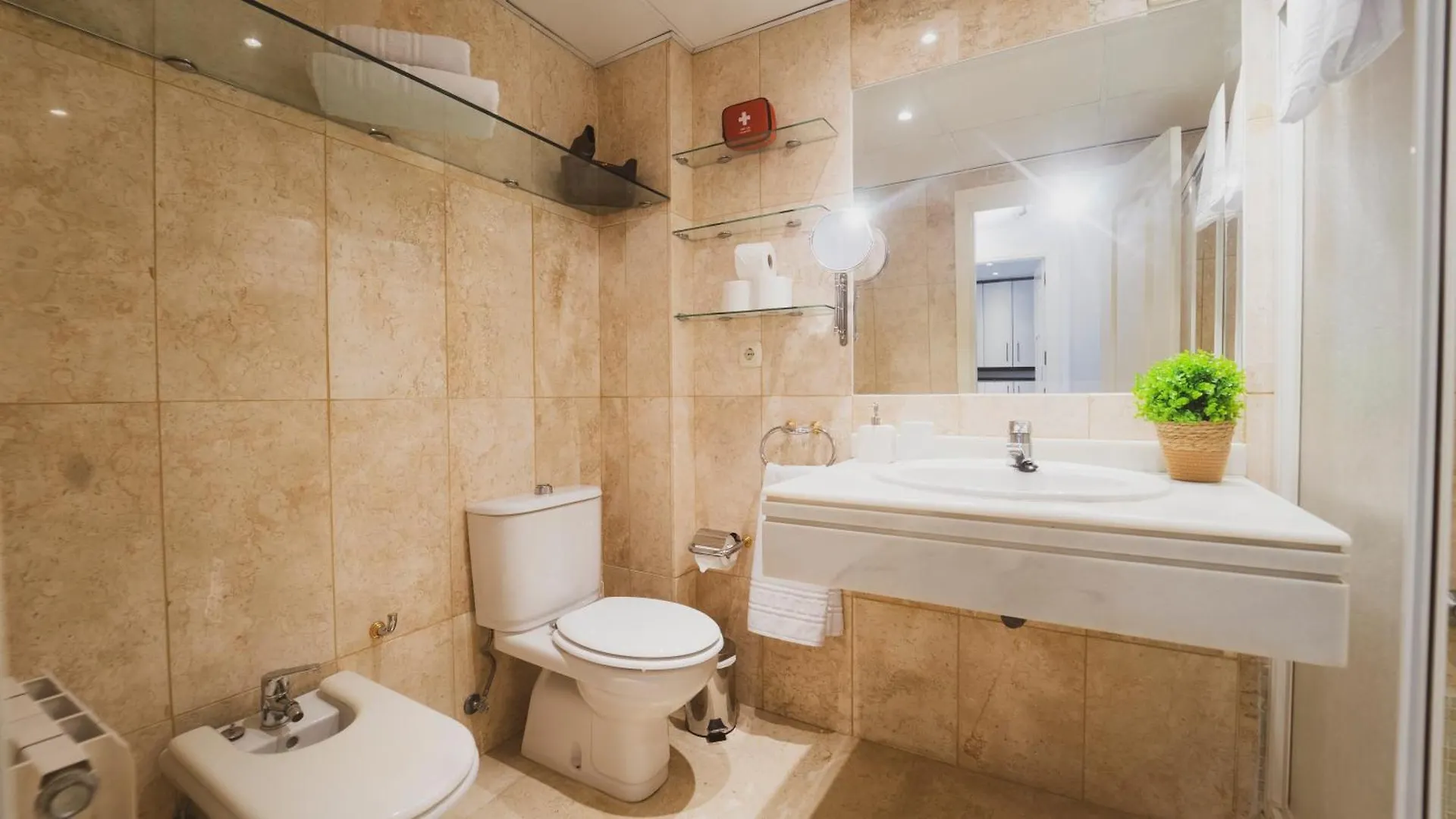 Dreamstay Hipercor - Apartamento Moderno Granada 0*,  Spagna